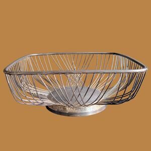 Vintage 1950s FP Rogers Silver Plated Wire Square Bread or Fruit Basket